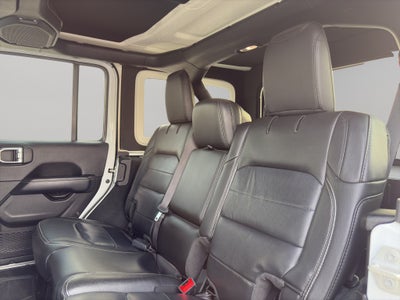 2023 Jeep Wrangler VUD 4x4 4 pts. Unlimited Sahara, MHEV, 3.6l, TA, piel, f. led, RA-18 (línea anterior)