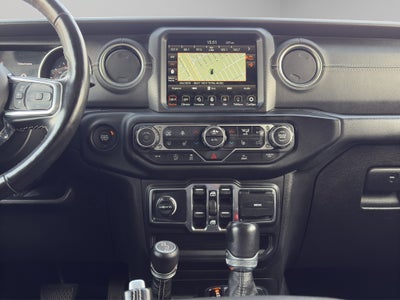 2023 Jeep Wrangler VUD 4x4 4 pts. Unlimited Sahara, MHEV, 3.6l, TA, piel, f. led, RA-18 (línea anterior)