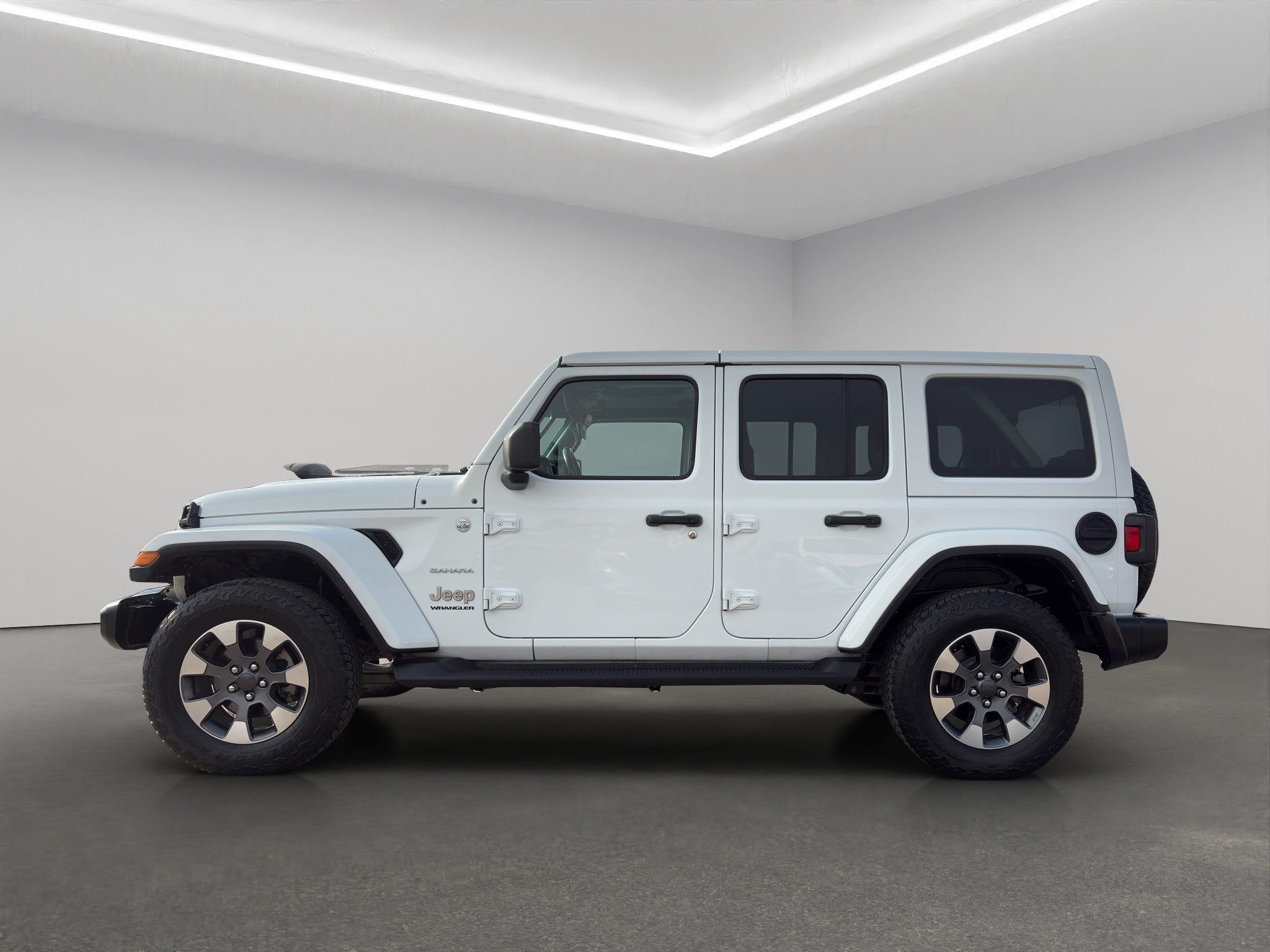 2023 Jeep Wrangler VUD 4x4 4 pts. Unlimited Sahara, MHEV, 3.6l, TA, piel, f. led, RA-18 (línea anterior)
