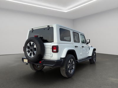 2023 Jeep Wrangler VUD 4x4 4 pts. Unlimited Sahara, MHEV, 3.6l, TA, piel, f. led, RA-18 (línea anterior)