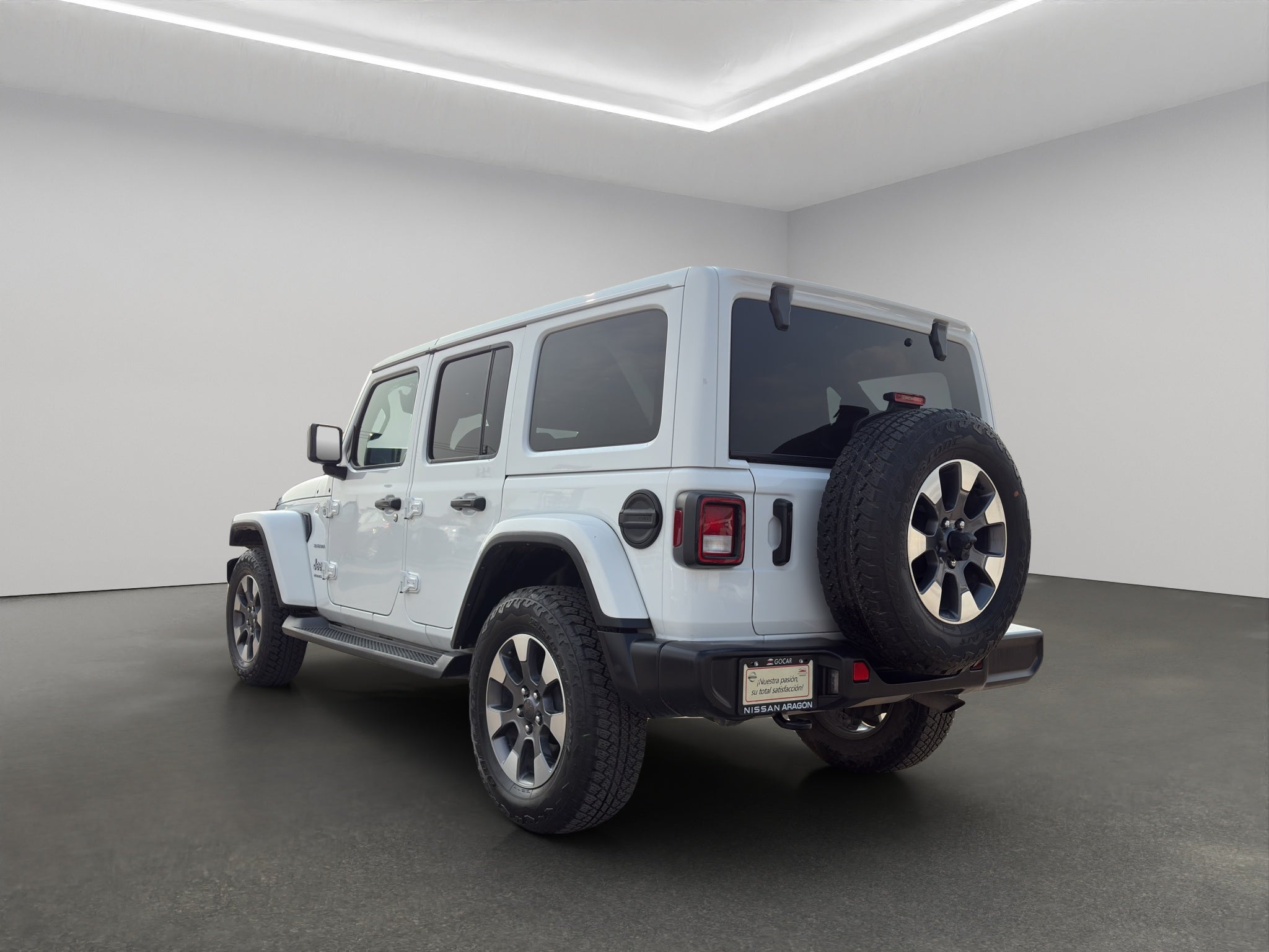 2023 Jeep Wrangler VUD 4x4 4 pts. Unlimited Sahara, MHEV, 3.6l, TA, piel, f. led, RA-18 (línea anterior)