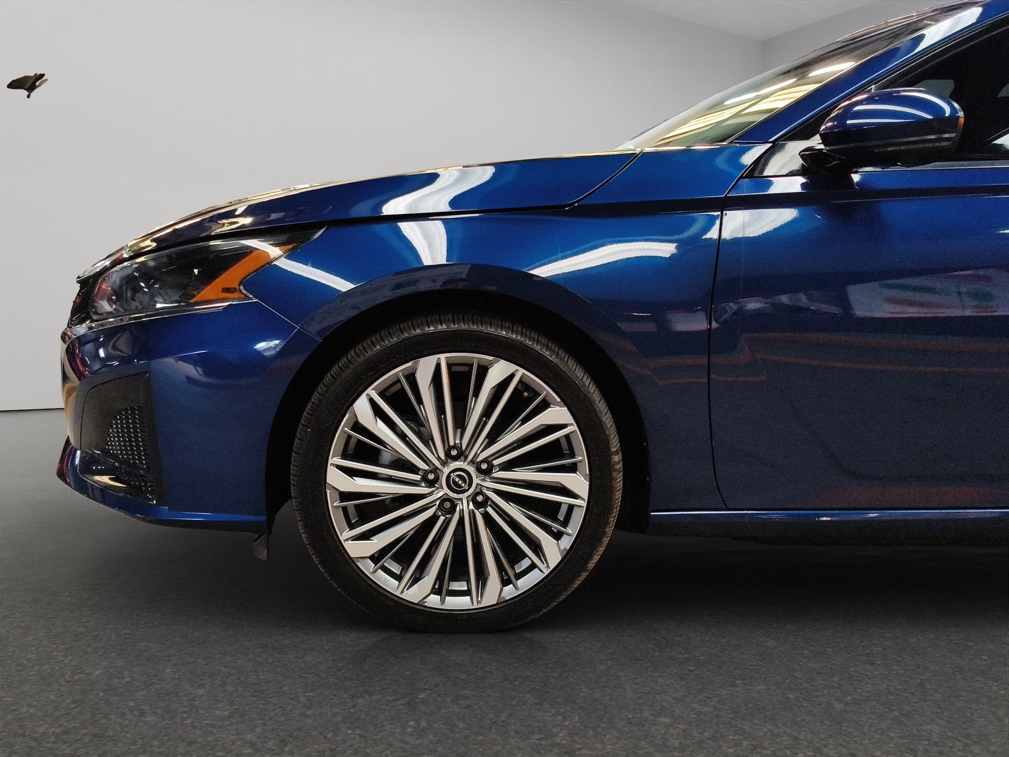 2023 Nissan Altima 4 pts. Exclusive, 2.0T, CVT, climatronic, QC, s. Bose, f. led, RA-19