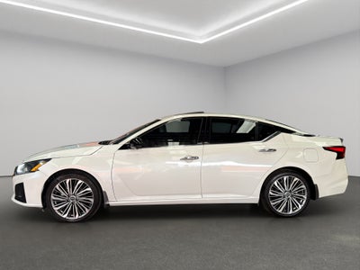 2023 Nissan Altima 4 pts. Exclusive, 2.0T, CVT, climatronic, QC, s. Bose, f. led, RA-19