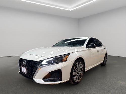 2023 Nissan Altima 4 pts. Exclusive, 2.0T, CVT, climatronic, QC, s. Bose, f. led, RA-19