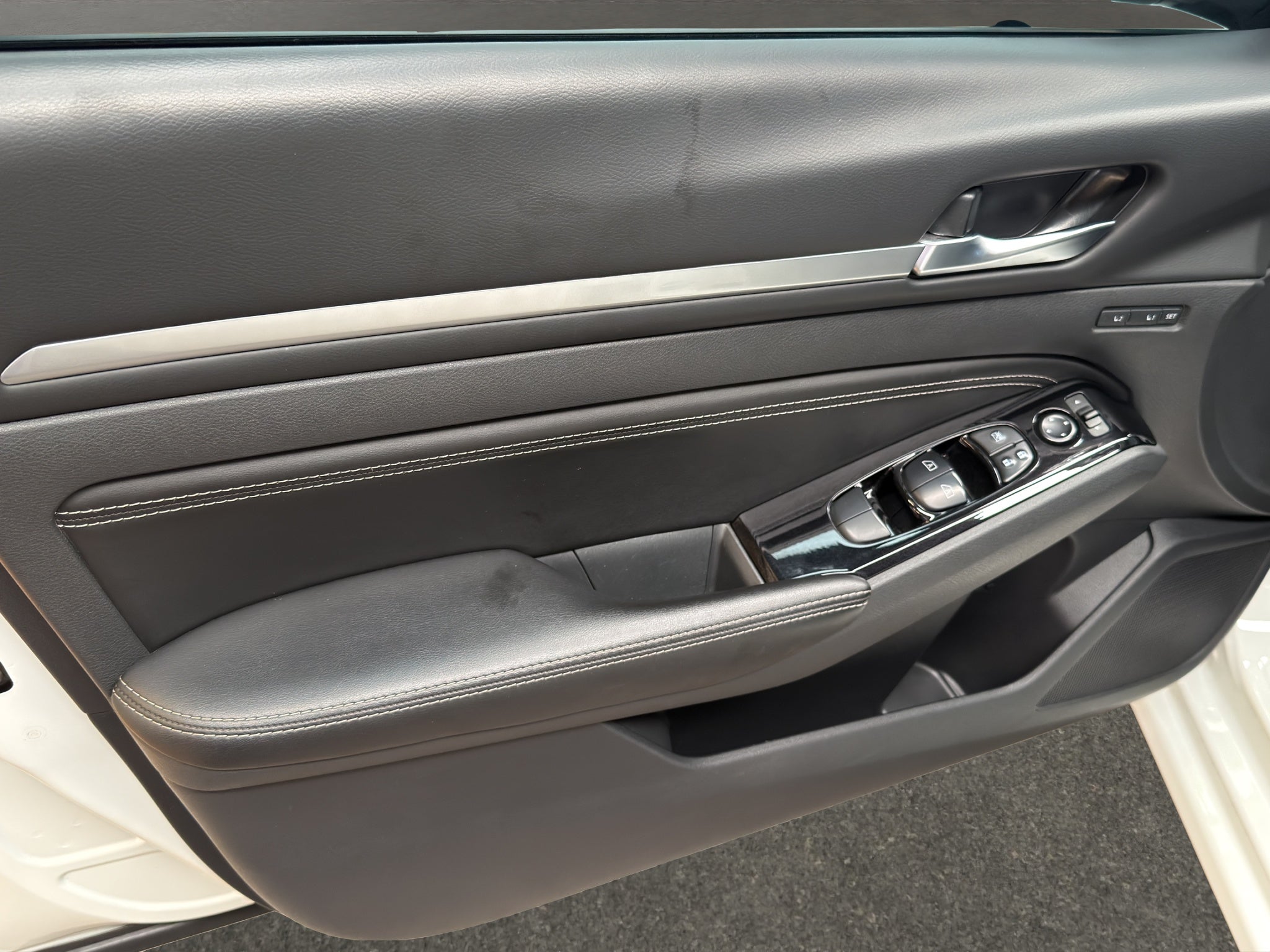 2023 Nissan Altima 4 pts. Exclusive, 2.0T, CVT, climatronic, QC, s. Bose, f. led, RA-19