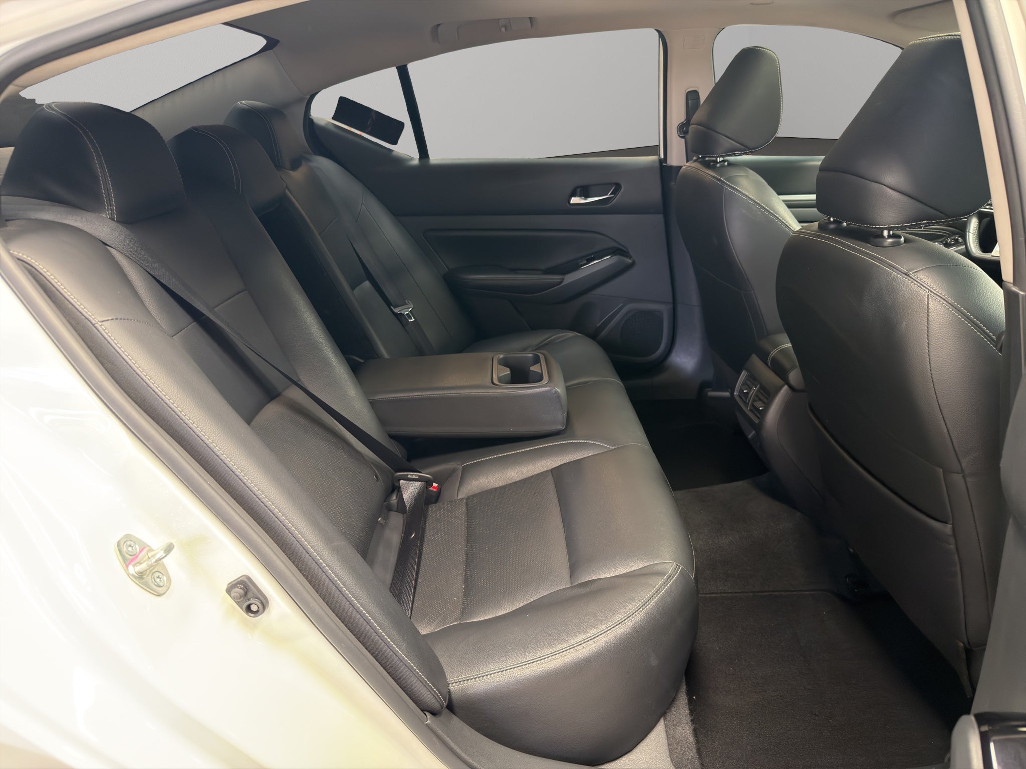 2023 Nissan Altima 4 pts. Exclusive, 2.0T, CVT, climatronic, QC, s. Bose, f. led, RA-19