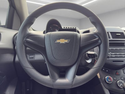 2016 Chevrolet Sonic 4 pts. LS, TM5, a/ac., VE del., R-15 (línea anterior)