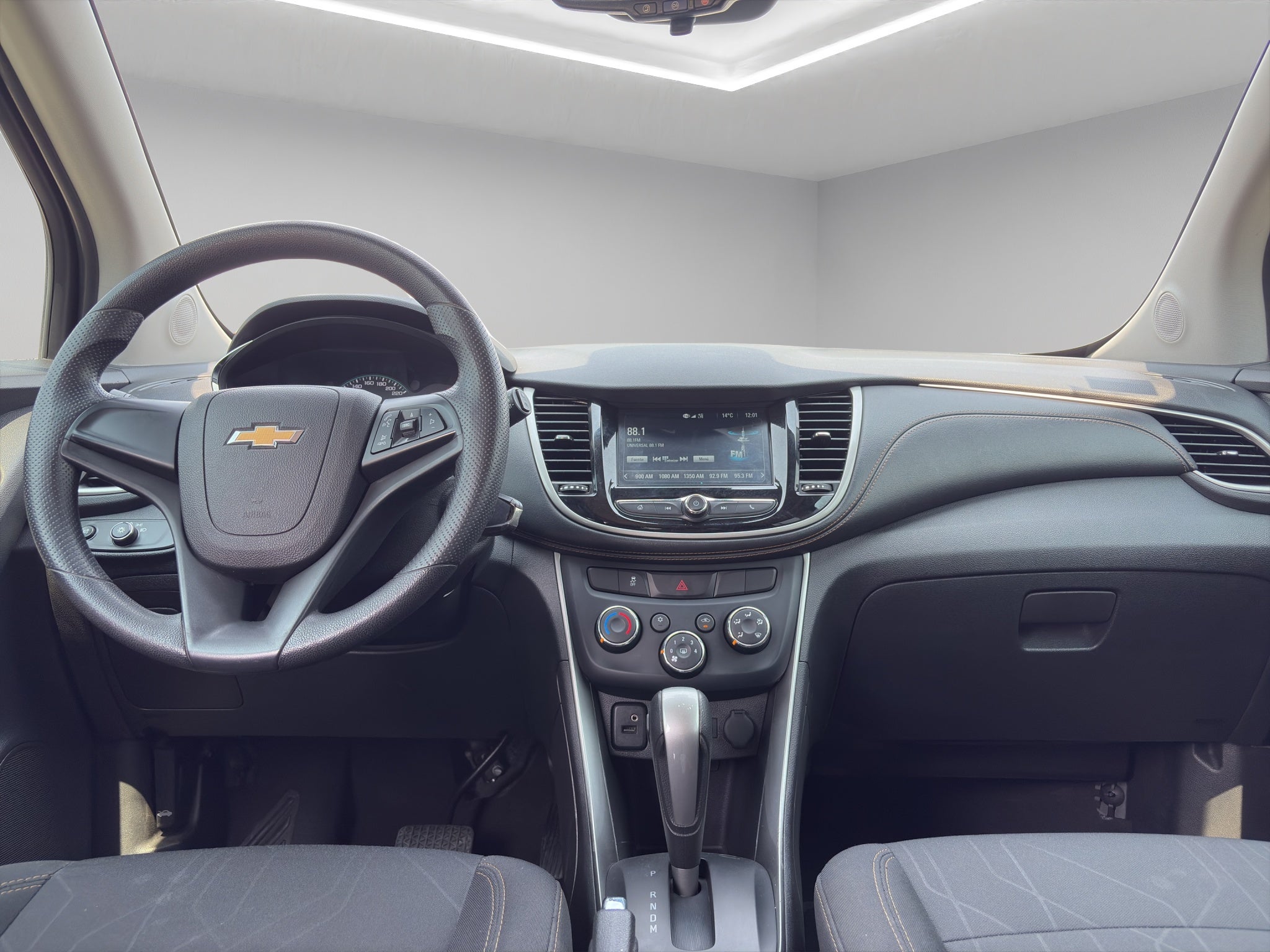 2020 Chevrolet Trax VUD 5 pts. LT, 1.8l, TA, RA-16 (línea anterior)