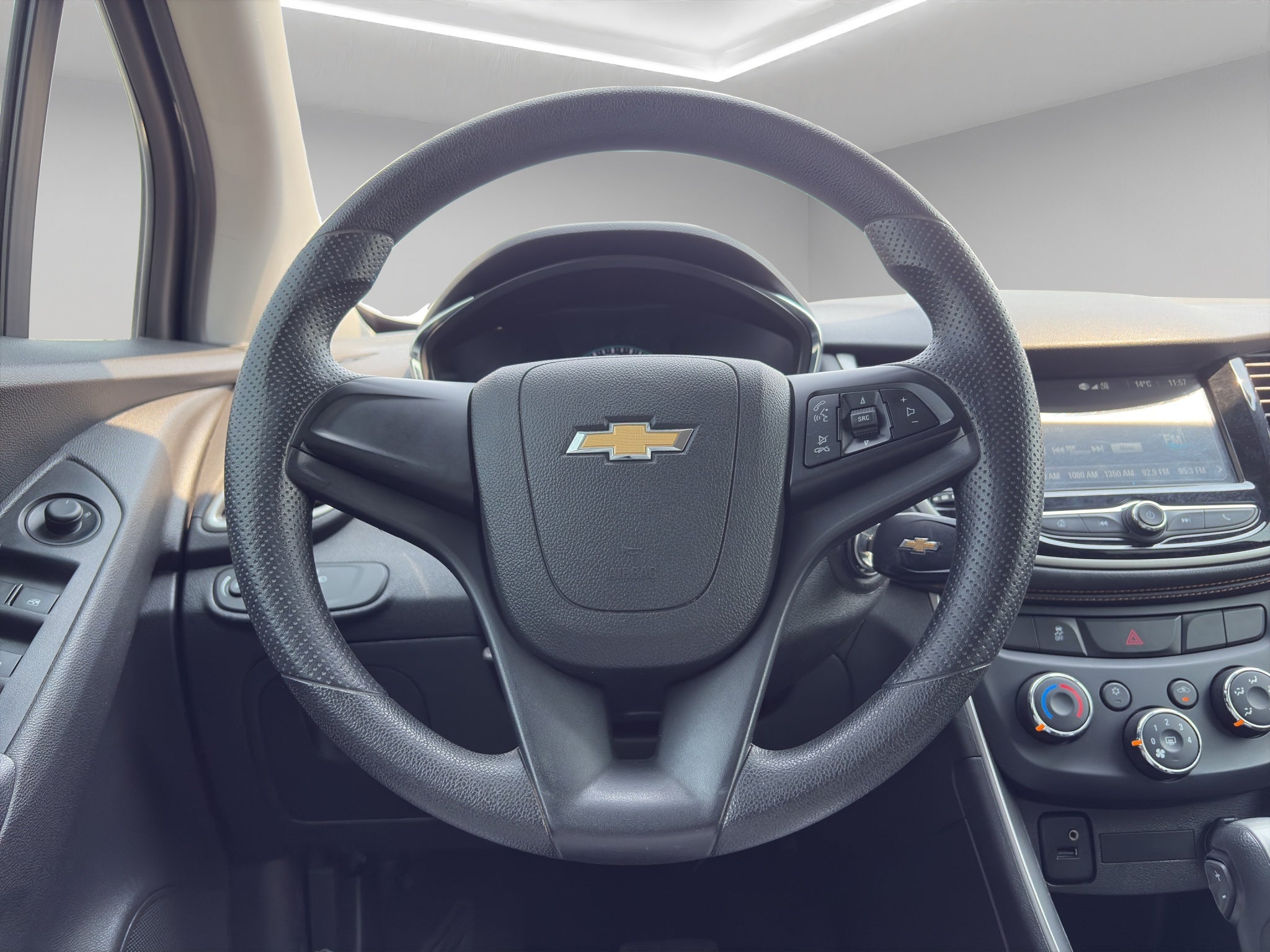 2020 Chevrolet Trax VUD 5 pts. LT, 1.8l, TA, RA-16 (línea anterior)