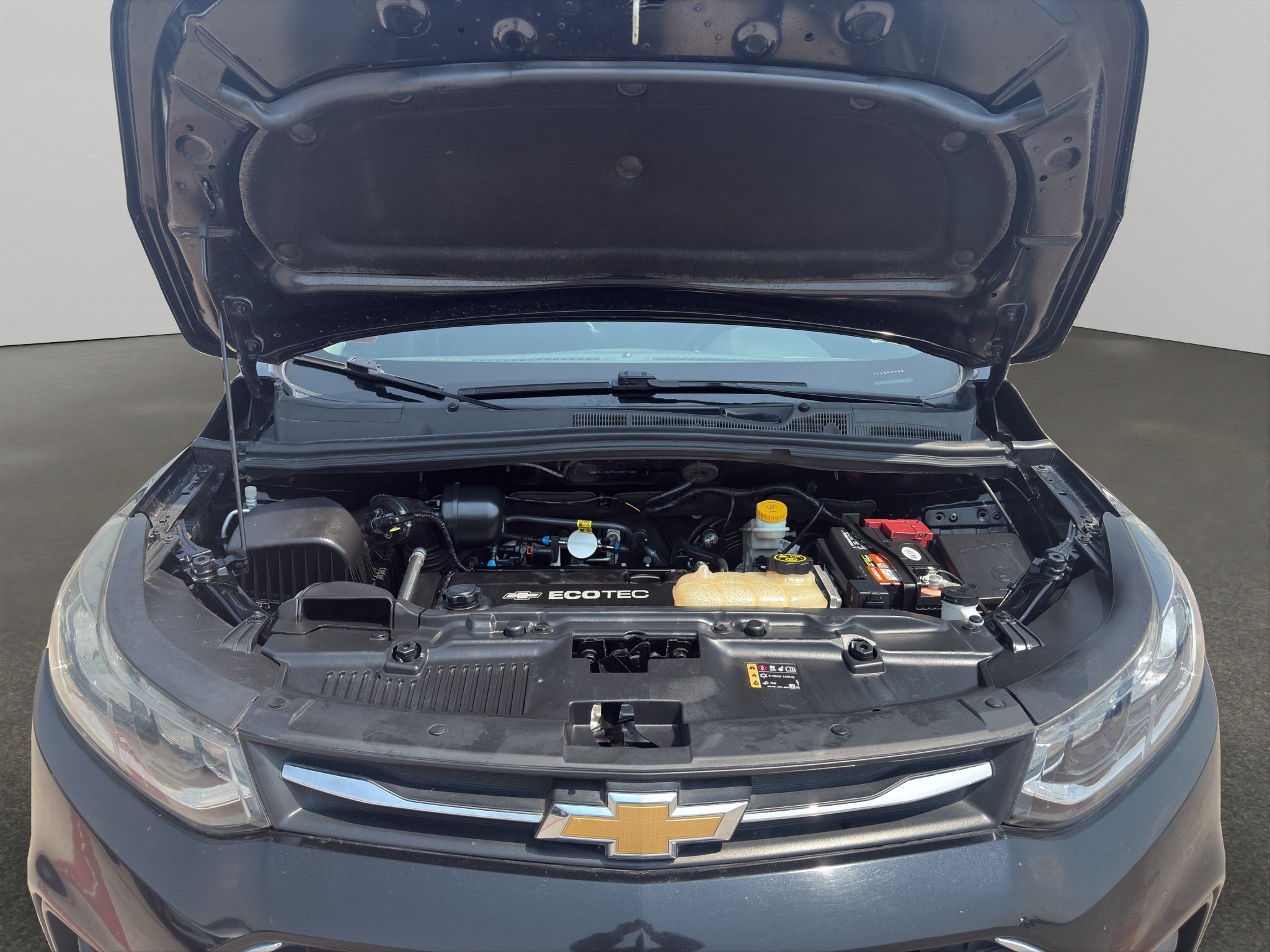 2020 Chevrolet Trax VUD 5 pts. LT, 1.8l, TA, RA-16 (línea anterior)