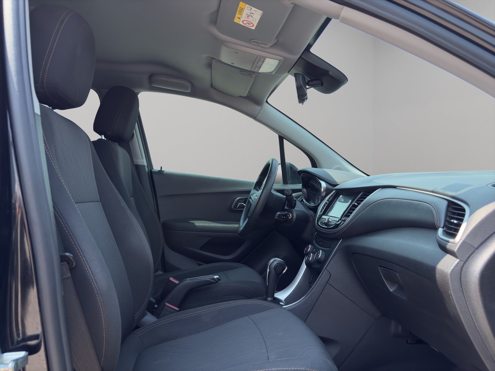 2020 Chevrolet Trax VUD 5 pts. LT, 1.8l, TA, RA-16 (línea anterior)