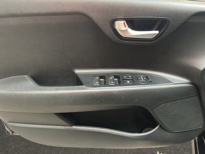 2019 Kia Rio 5 PTS HB LX AT
