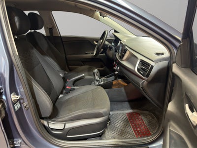 2018 Kia Rio 4 pts. EX, TM6, a/ac. Aut., VE, f. niebla, RA-15 (línea nueva)
