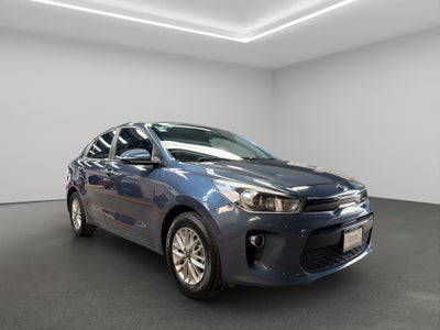 2018 Kia Rio 4 pts. EX, TM6, a/ac. Aut., VE, f. niebla, RA-15 (línea nueva)