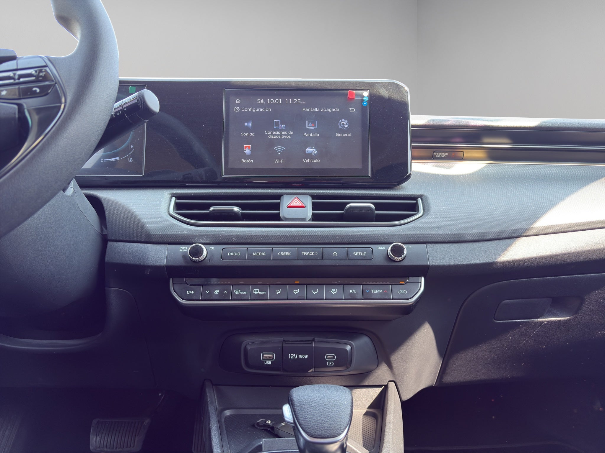 2024 Kia K3 5 pts. HB EX, 1.6l, TA, a/ac., RA-16