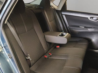 2016 Nissan Sentra 4 pts. Advance, CVT, a/ac., f. niebla, RA-16 (línea anterior)