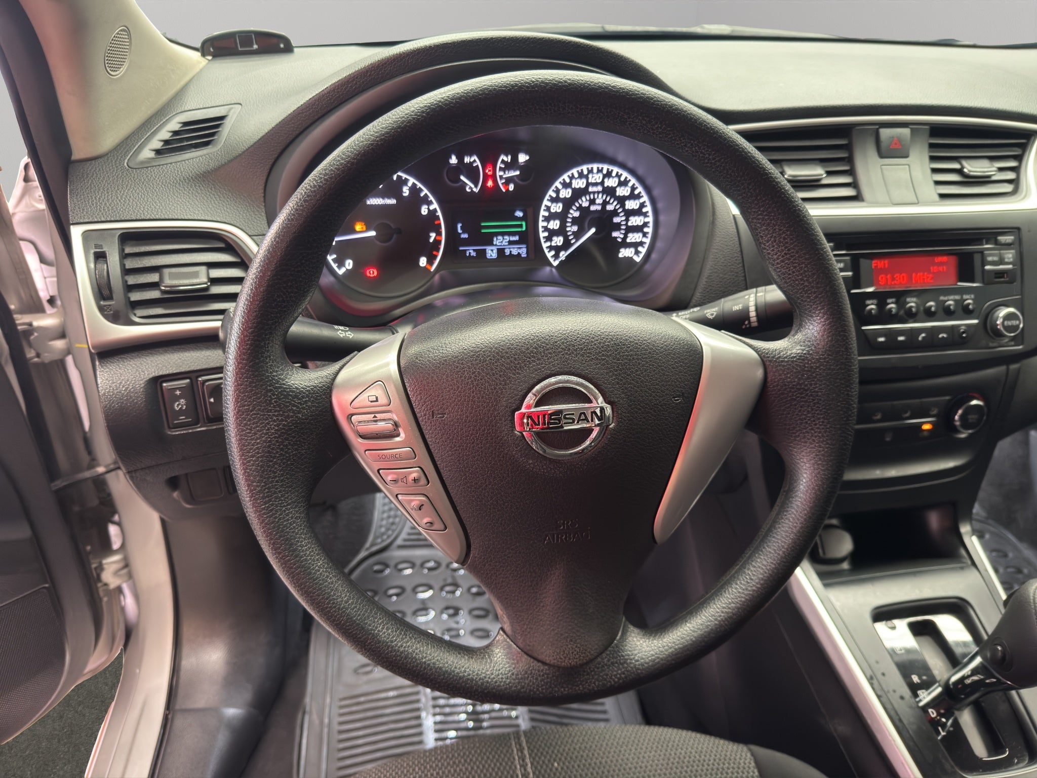 2017 Nissan Sentra 4 pts. Sense, CVT, a/ac., RA-16 (cambio de línea)