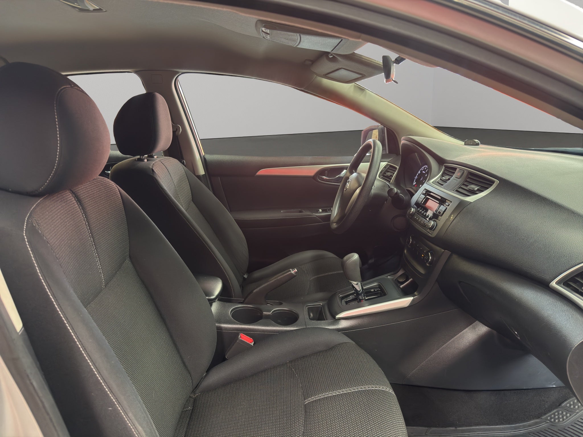 2017 Nissan Sentra 4 pts. Sense, CVT, a/ac., RA-16 (cambio de línea)