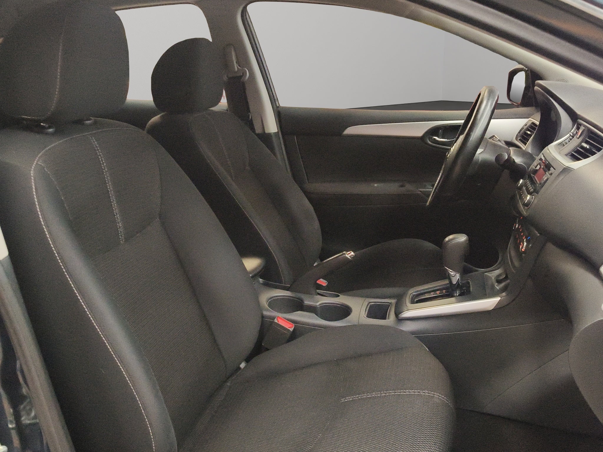 2017 Nissan Sentra 4 pts. Sense, CVT, a/ac., RA-16 (cambio de línea)