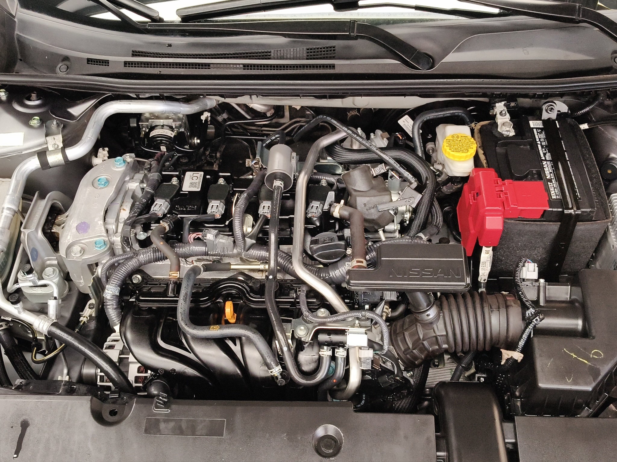 2024 Nissan Sentra 4 pts. Advance, CVT, a/ac., f. niebla, RA-16