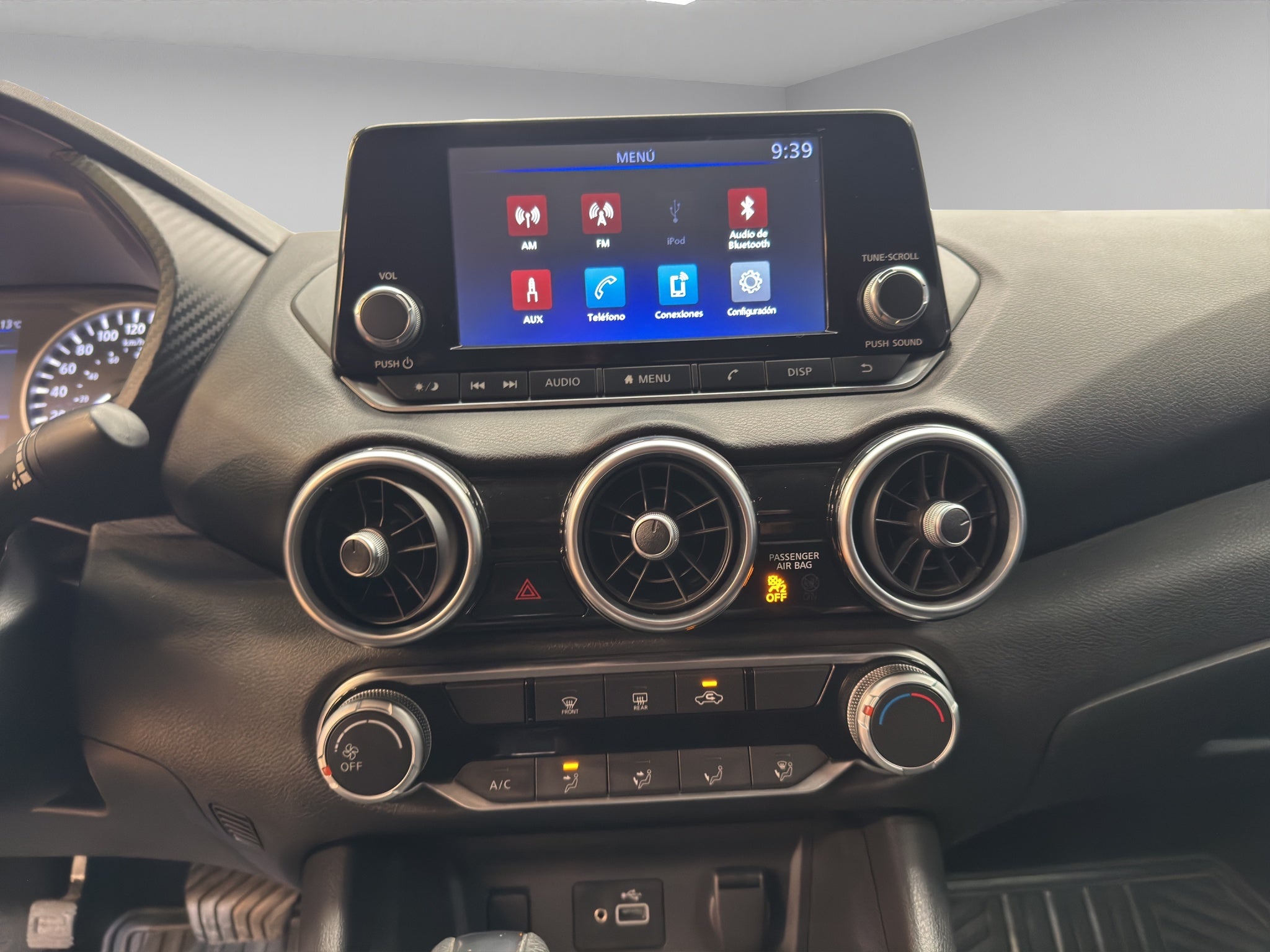 2024 Nissan Sentra 4 pts. Sense, CVT, a/ac., RA-16