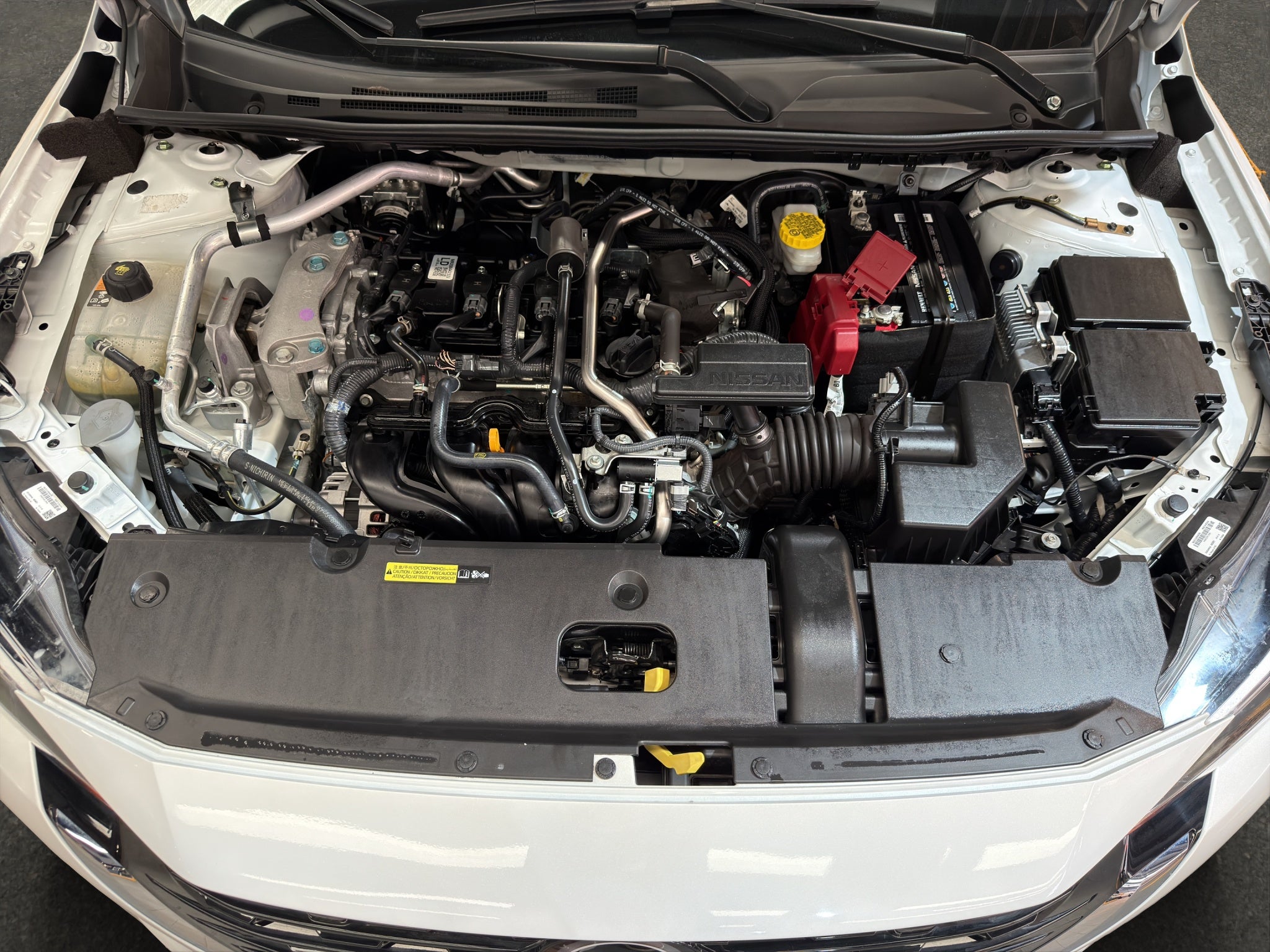 2024 Nissan Sentra 4 pts. Advance, TM6, a/ac., f. niebla, RA-16
