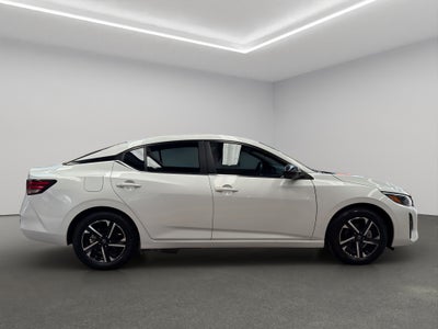 2024 Nissan Sentra 4 pts. Advance, TM6, a/ac., f. niebla, RA-16