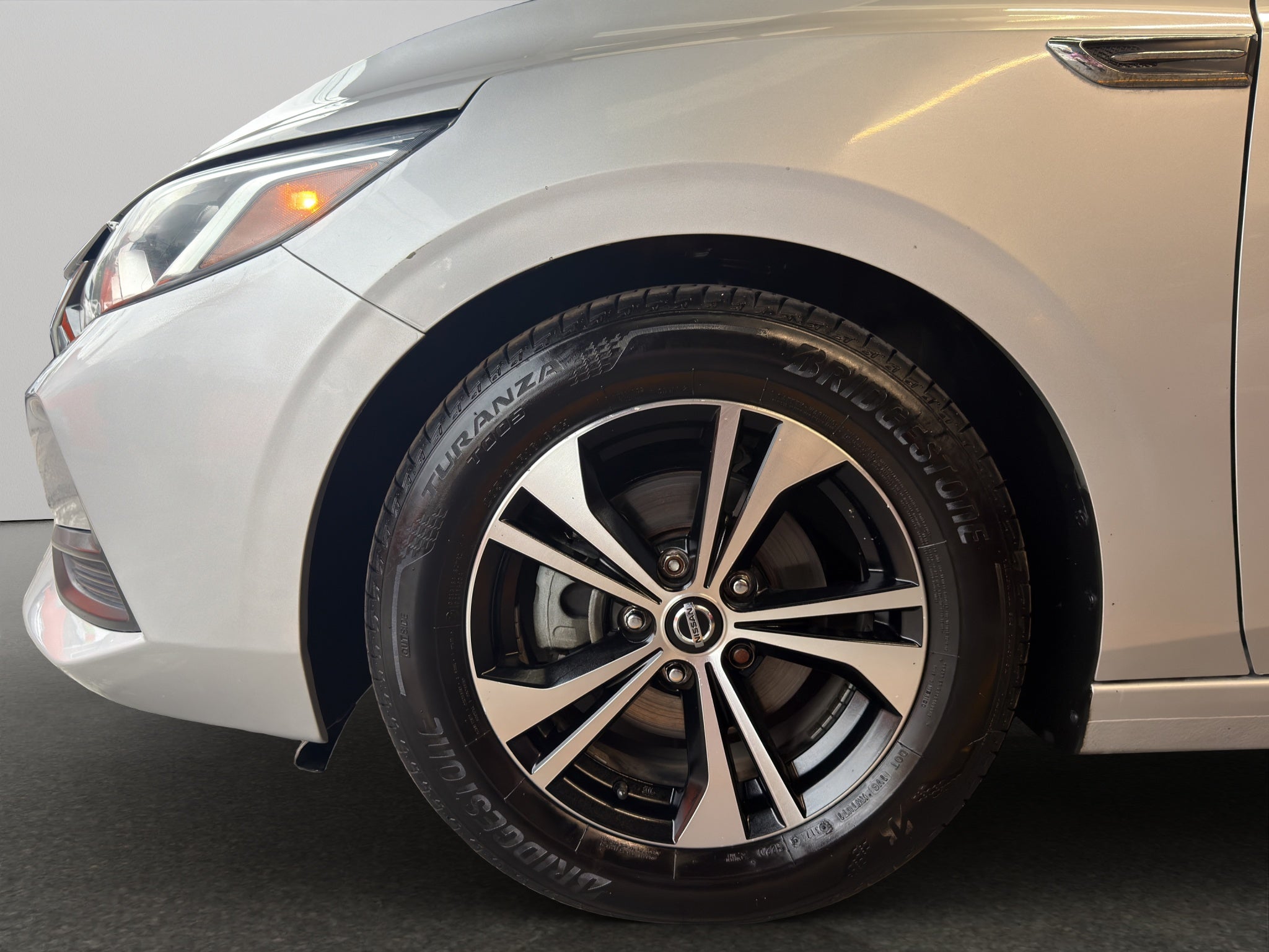 2020 Nissan Sentra 4 pts. Sense, CVT, a/ac., RA-16 (línea nueva)