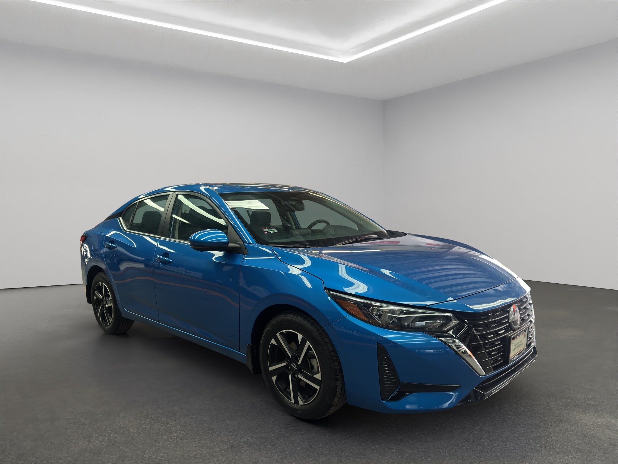 2025 Nissan Sentra 4 pts. Advance, CVT, a/ac., f.niebla, RA-16 (línea anterior)