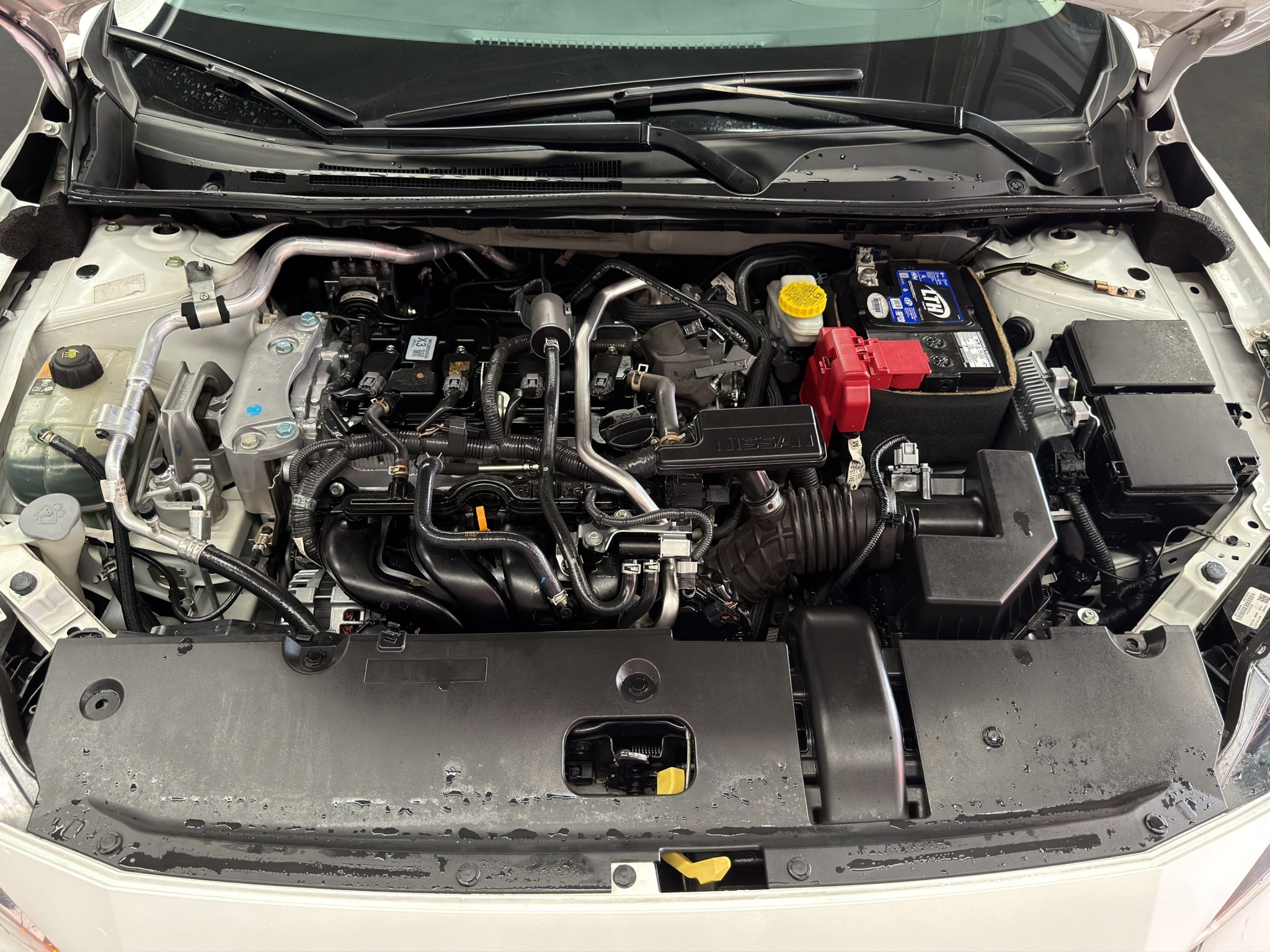 2023 Nissan Sentra 4 pts. Advance, CVT, a/ac., f. niebla, RA-16