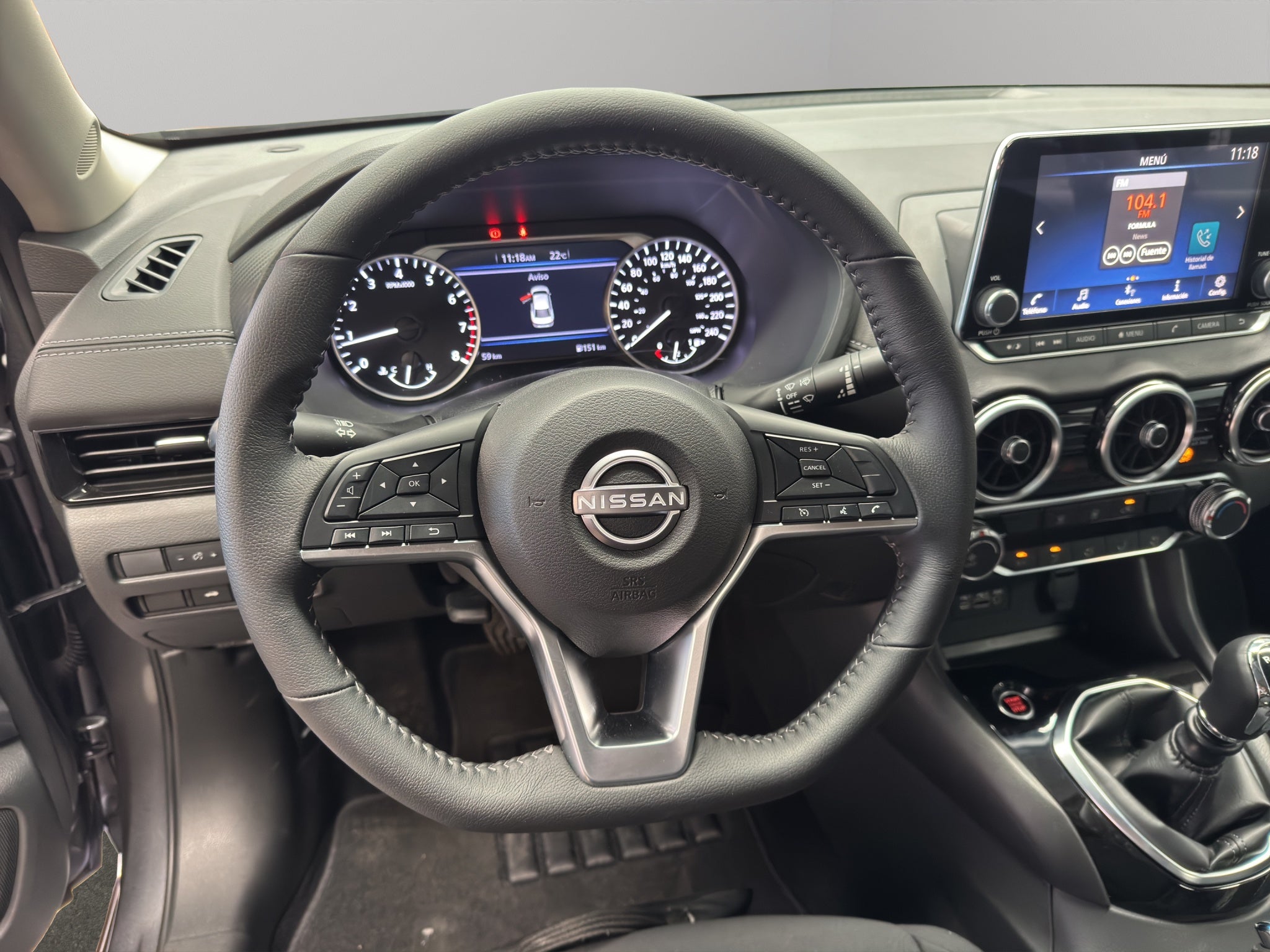 2025 Nissan Sentra 4 pts. Advance, TM6, a/ac., f. niebla, RA-16 (línea anterior)