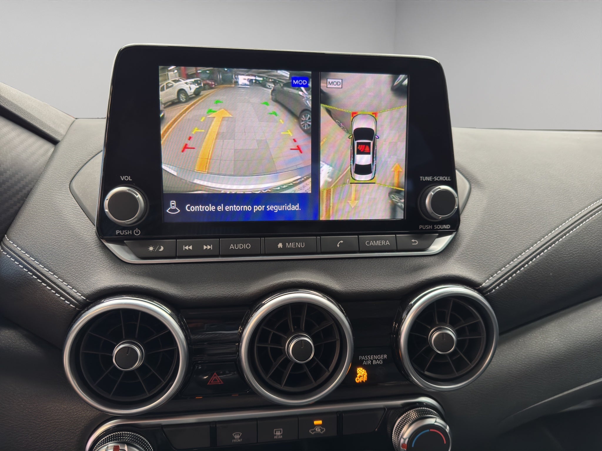 2025 Nissan Sentra 4 pts. Advance, TM6, a/ac., f. niebla, RA-16 (línea anterior)