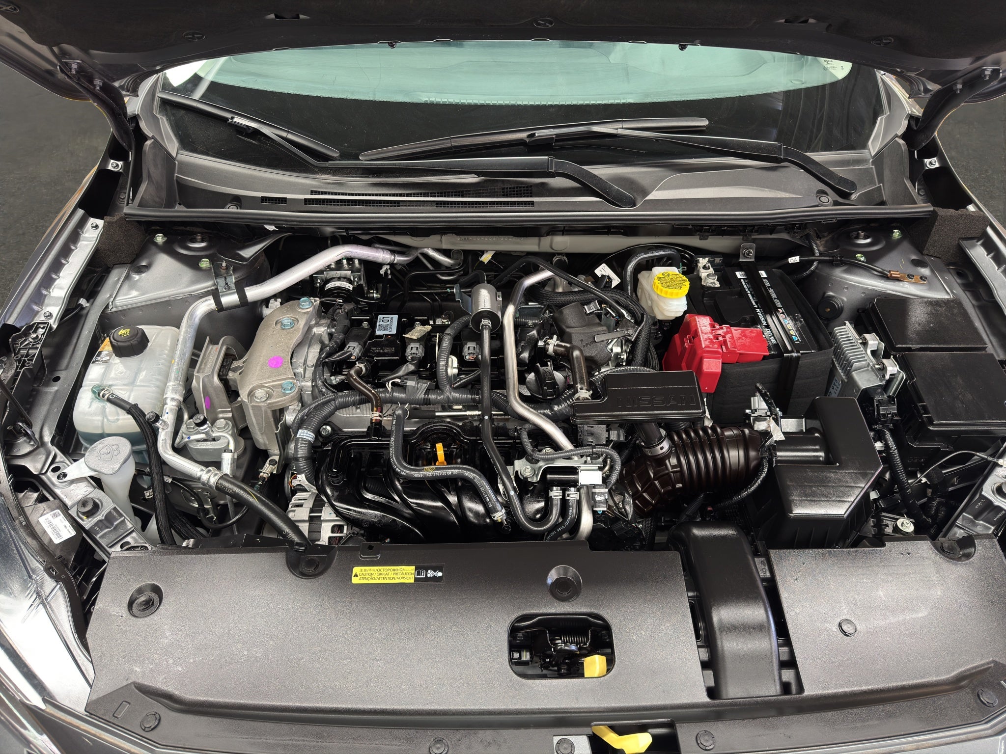 2025 Nissan Sentra 4 pts. Advance, TM6, a/ac., f. niebla, RA-16 (línea anterior)