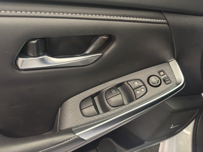 2025 Nissan Sentra 4 pts. SR Platinum, TA, a/ac. Aut., piel, QC, s. Bose, f. led, RA-18 (línea anterior)