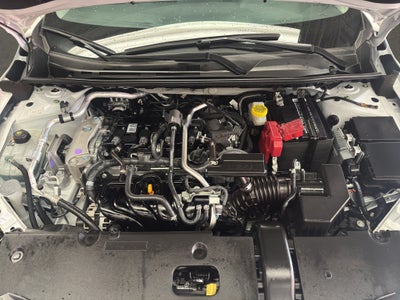 2025 Nissan Sentra 4 pts. SR Platinum, TA, a/ac. Aut., piel, QC, s. Bose, f. led, RA-18 (línea anterior)