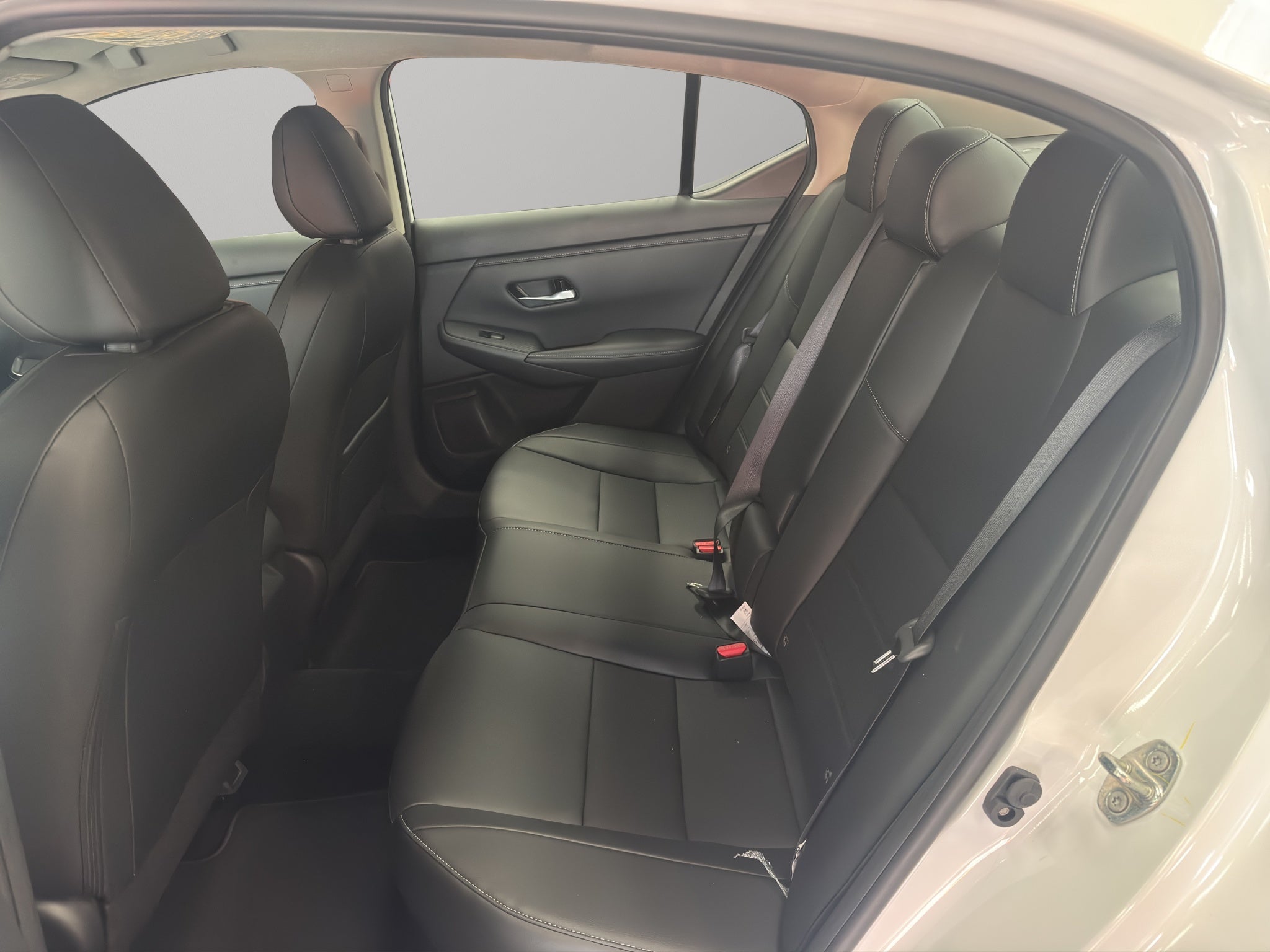 2025 Nissan Sentra 4 pts. SR Platinum, TA, a/ac. Aut., piel, QC, s. Bose, f. led, RA-18 (línea anterior)