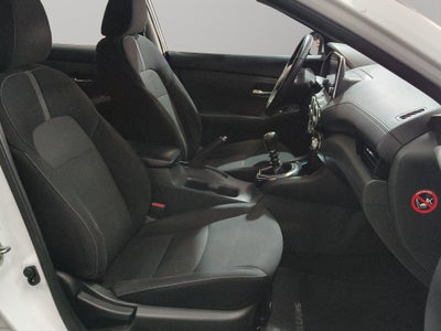 2022 Nissan Sentra 4 pts. Advance, TM6, a/ac., f. niebla, RA-16