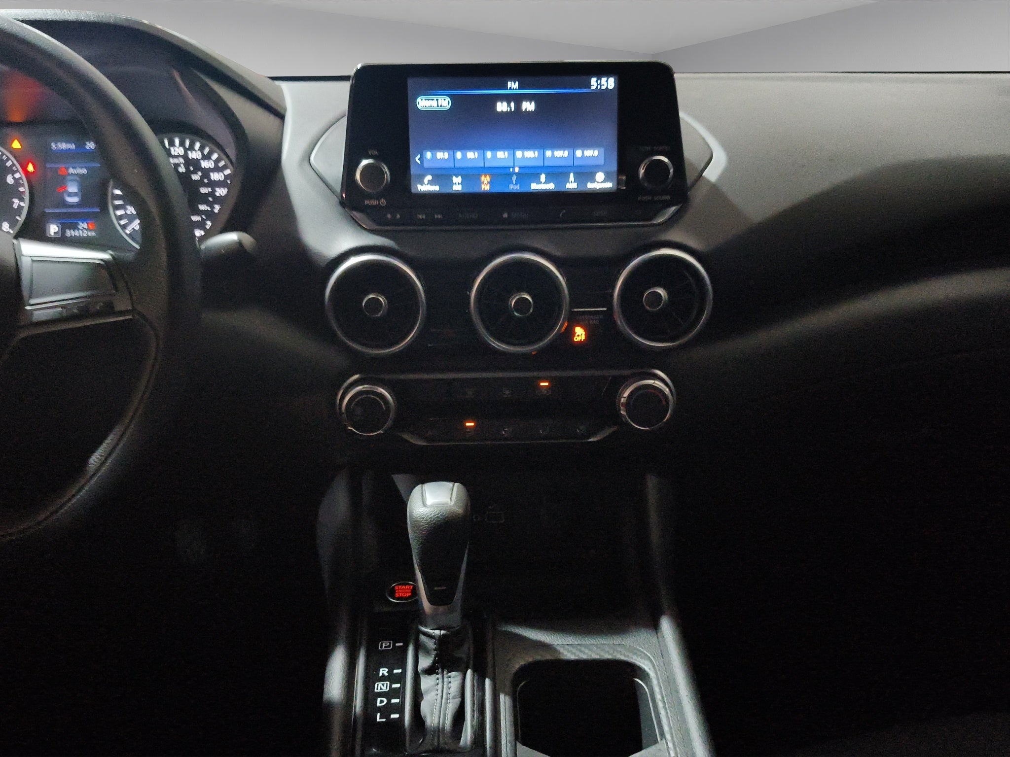 2025 Nissan Sentra 4 pts. Sense, CVT, a/ac., RA-16 (línea anterior)