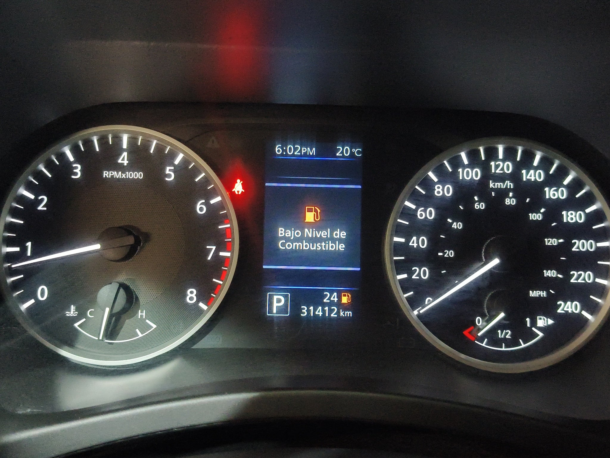 2025 Nissan Sentra 4 pts. Sense, CVT, a/ac., RA-16 (línea anterior)