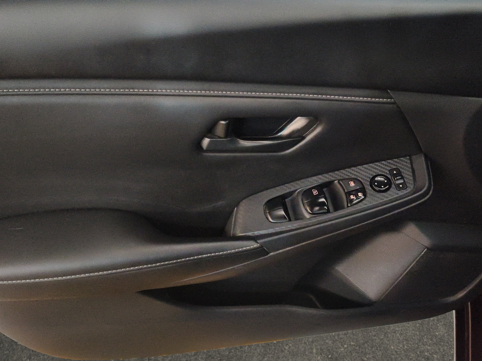2025 Nissan Sentra 4 pts. Sense, CVT, a/ac., RA-16 (línea anterior)
