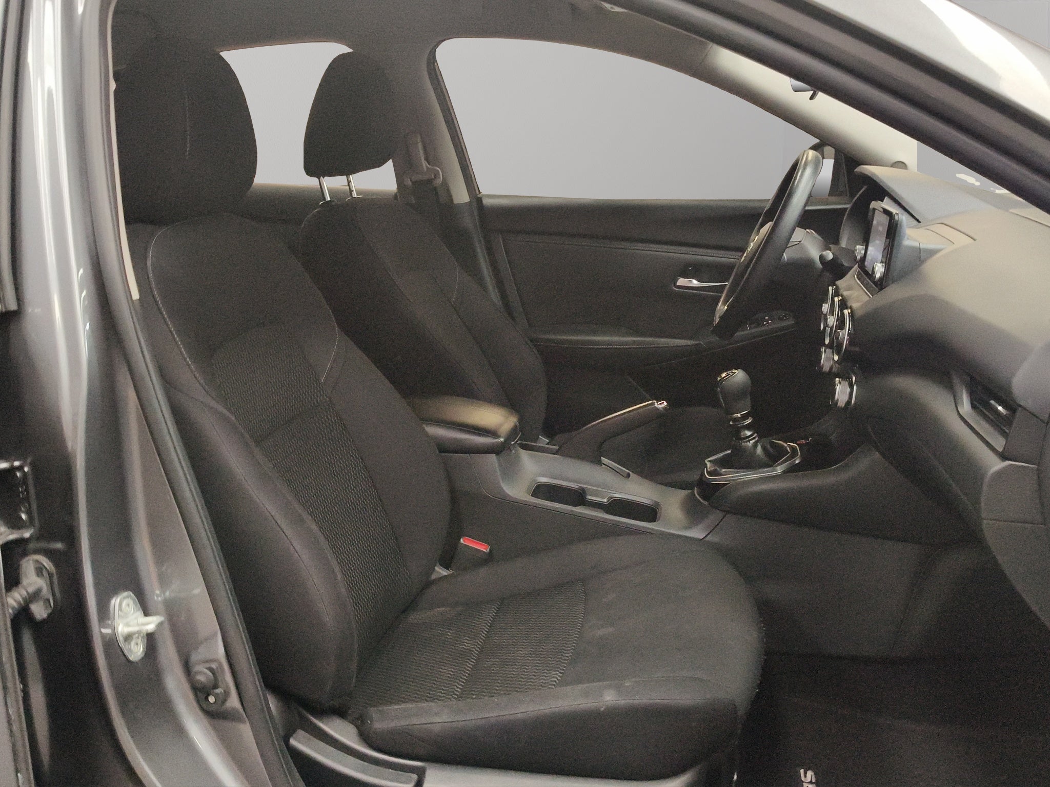 2023 Nissan Sentra 4 pts. Sense, TM6, a/ac., RA-16