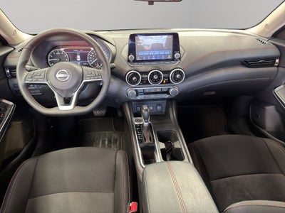 2025 Nissan Sentra 4 pts. SR, TA, a/ac., QC, s. Bose, f. led, RA-18 (línea anterior)