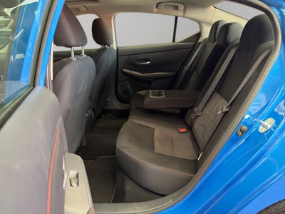 2025 Nissan Sentra 4 pts. SR, TA, a/ac., QC, s. Bose, f. led, RA-18 (línea anterior)