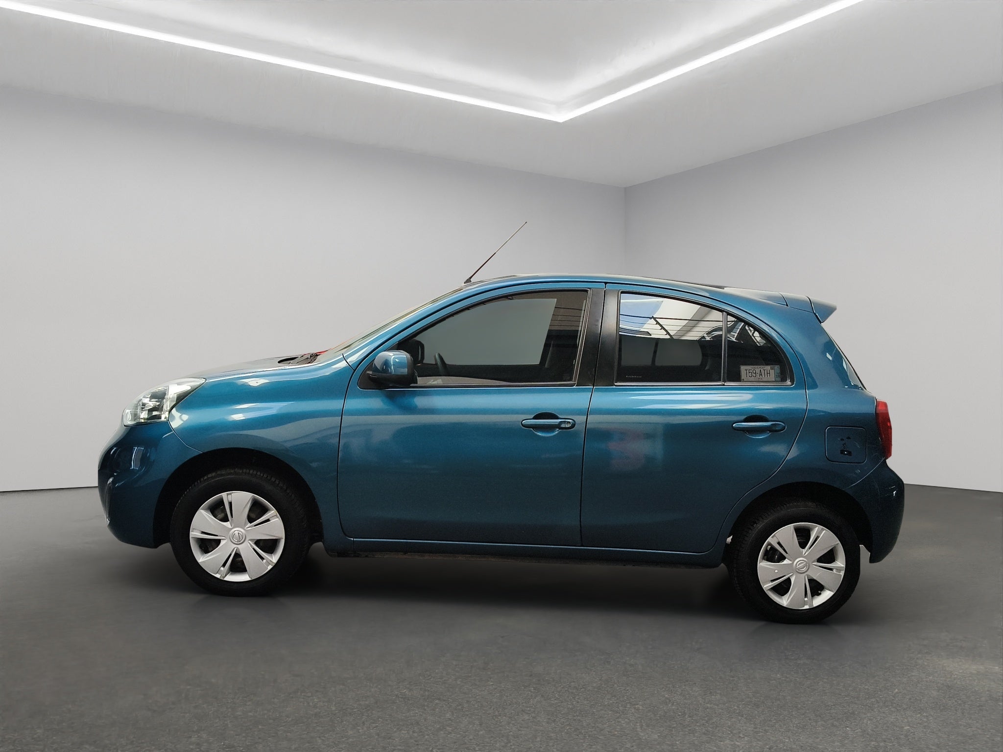 2018 Nissan March 5 pts. HB Sense, TM5, a/ac., CD, Bluetooth, R-14