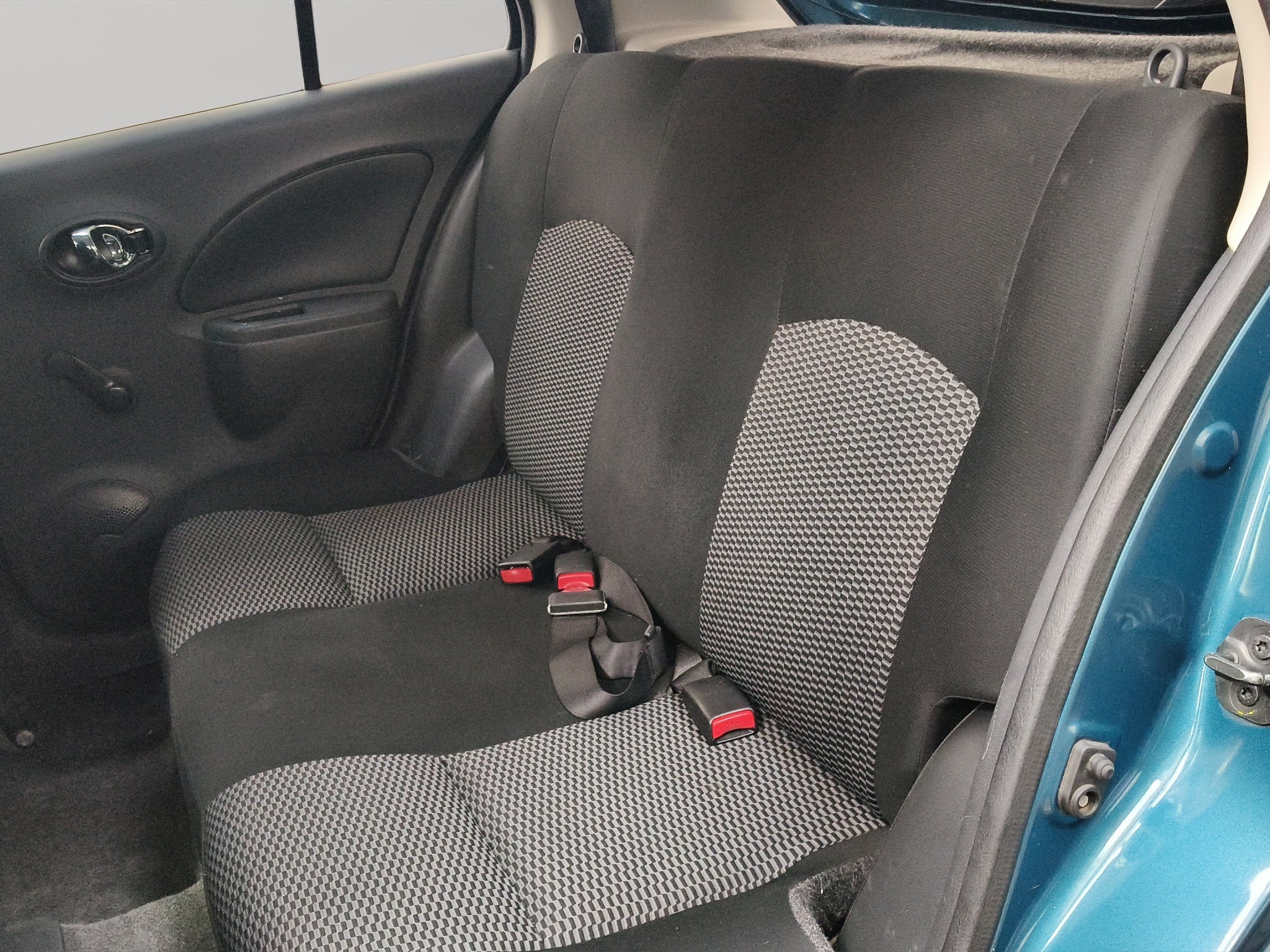 2018 Nissan March 5 pts. HB Sense, TM5, a/ac., CD, Bluetooth, R-14