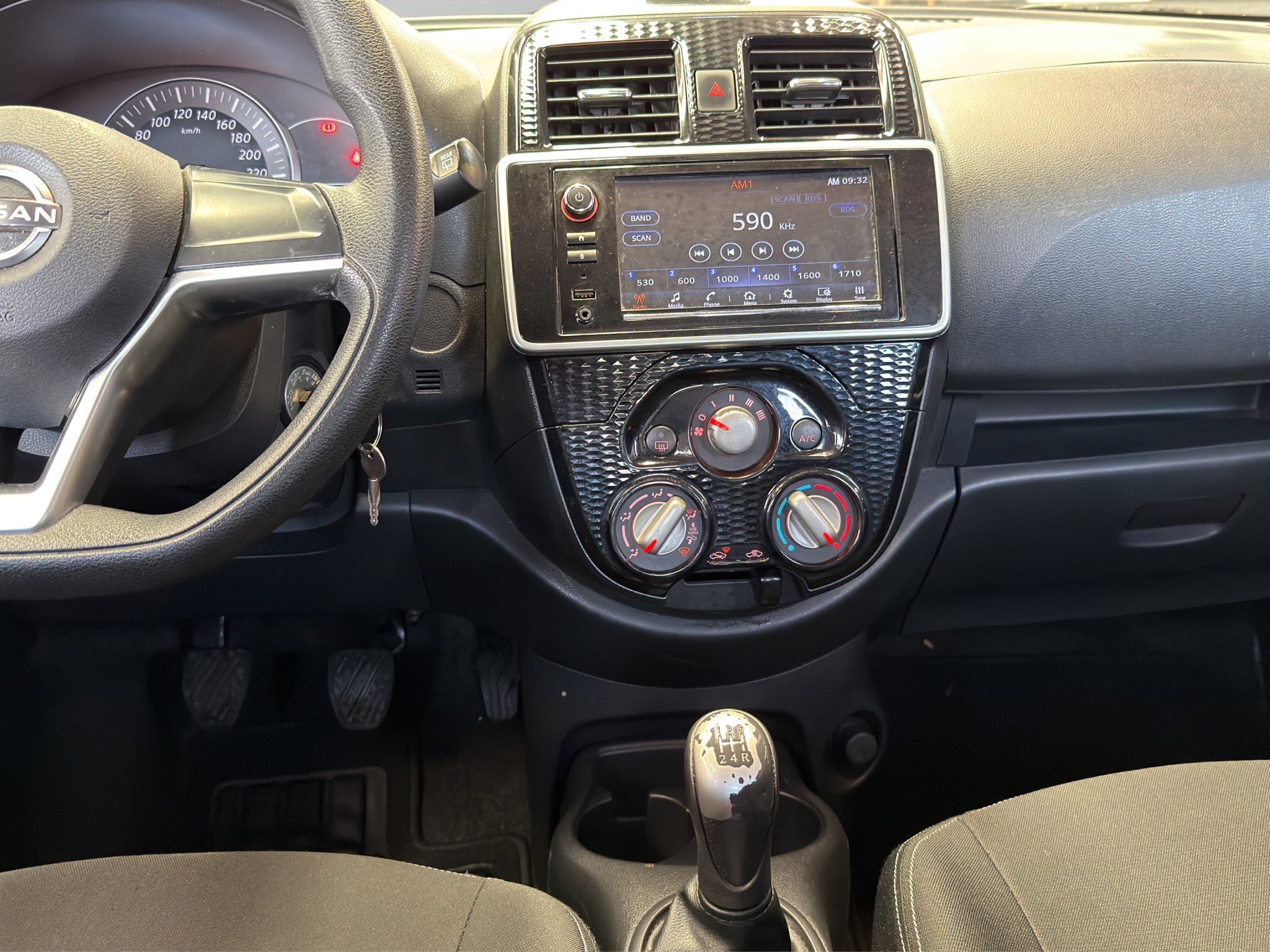 2023 Nissan March 5 pts. HB Advance, TM5, a/ac., VE, RA-15