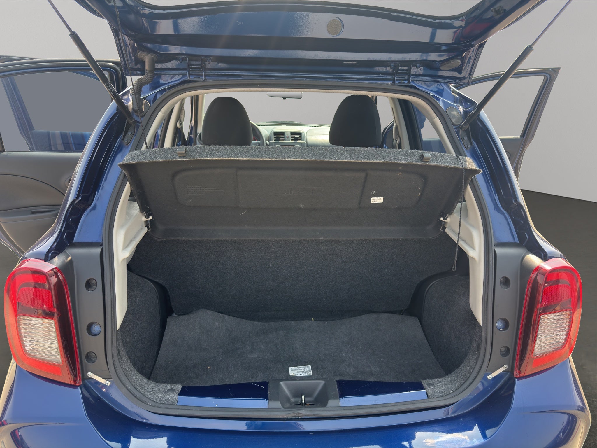 2023 Nissan March 5 pts. HB Sense, TM5, a/ac., R-14