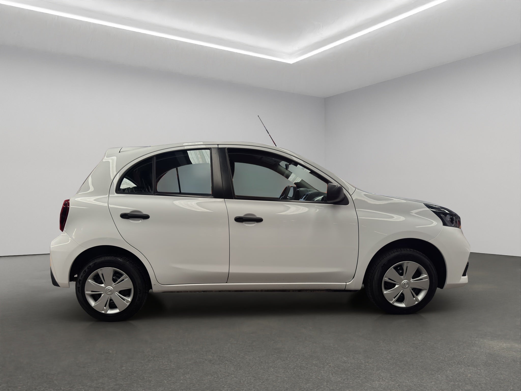 2024 Nissan March 5 pts. HB Sense, TM5, a/ac., R-14