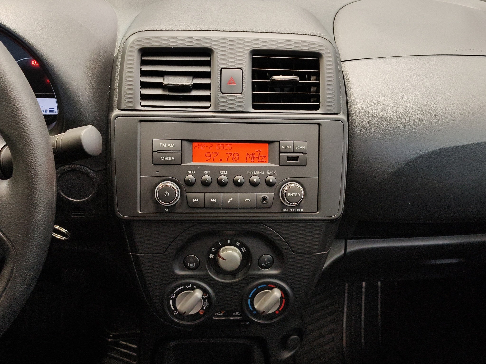 2025 Nissan March 5 pts. HB Sense, TM5, a/ac., R-14