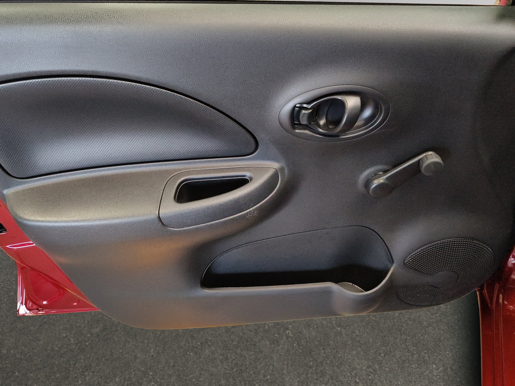 2025 Nissan March 5 pts. HB Sense, TM5, a/ac., R-14